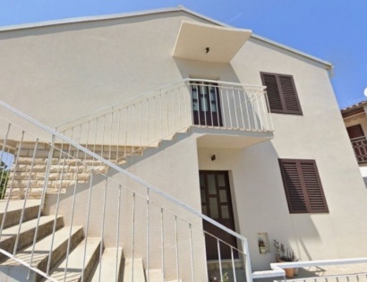 Stanovanje - Ulica Filozofa Petrića 13, Komiža